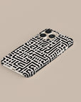 Coque de téléphone labyrinthe noir et blanc