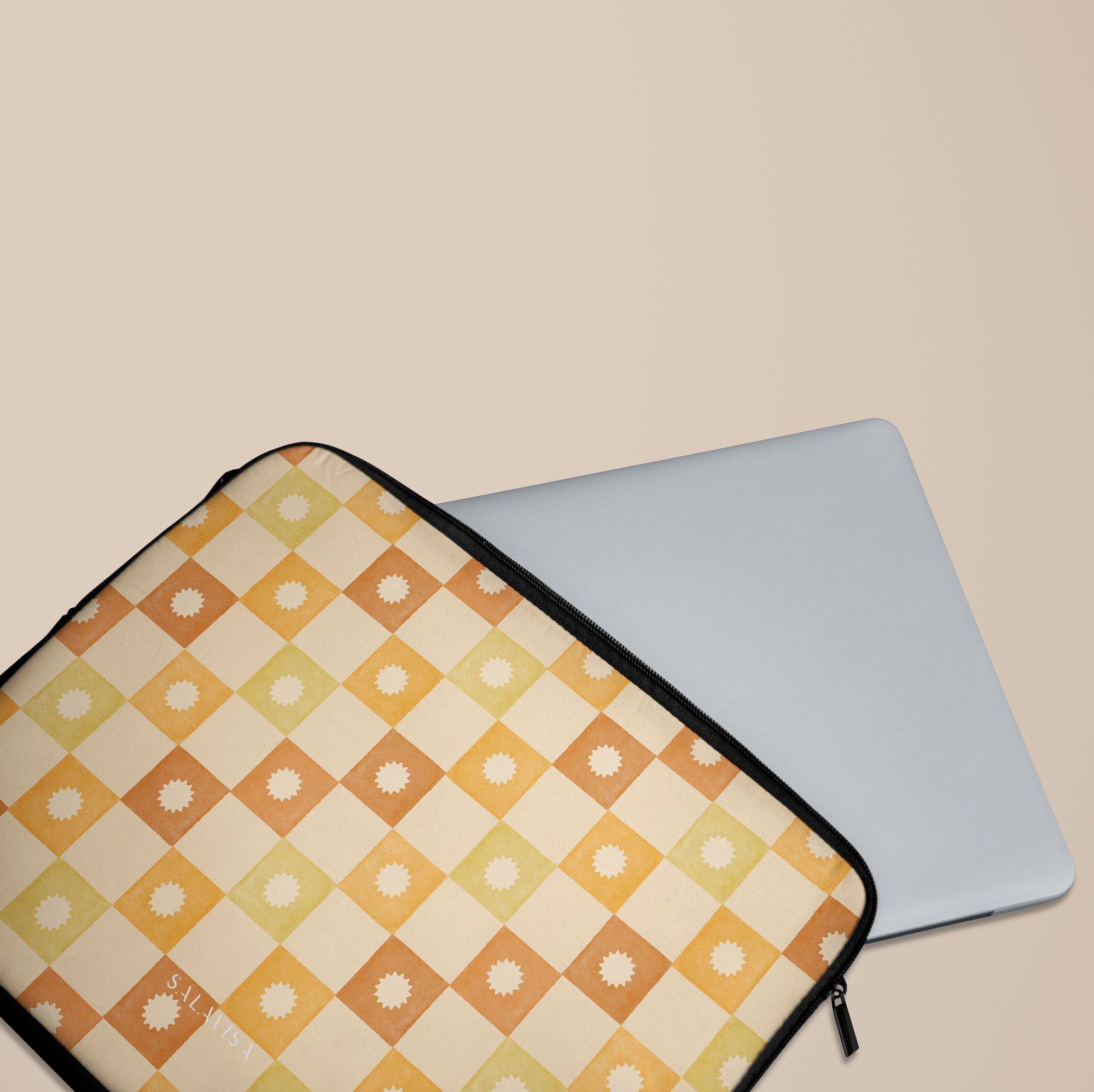 Checkered Elegance Laptop Sleeve Laptop Sleeves - SALAVISA