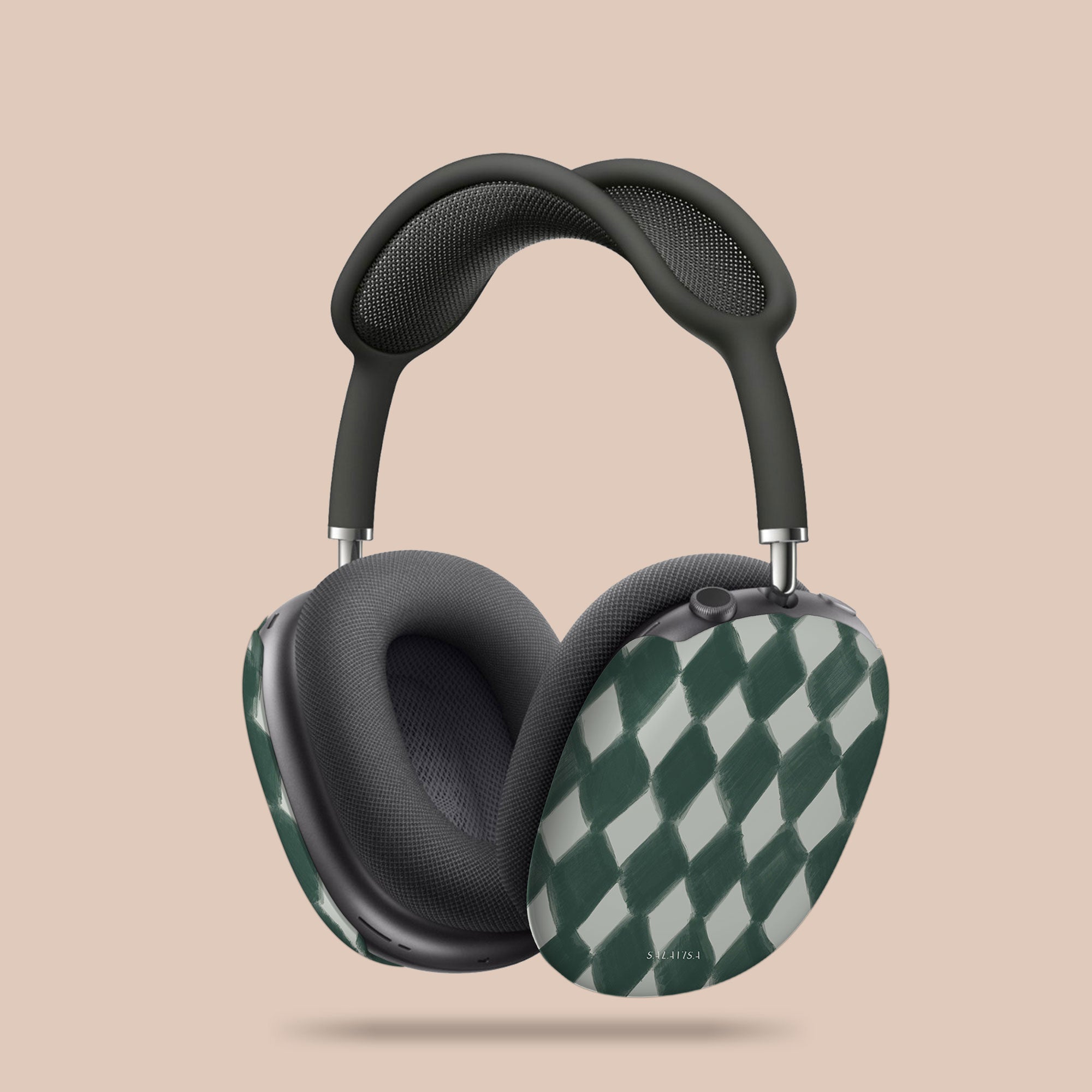 Harlequin Forest AirPods Max Case — view 2 — Salavisa